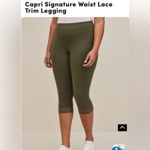 Torrid Plus Size 3 Capri Signature Waist Legging with Lace Trim